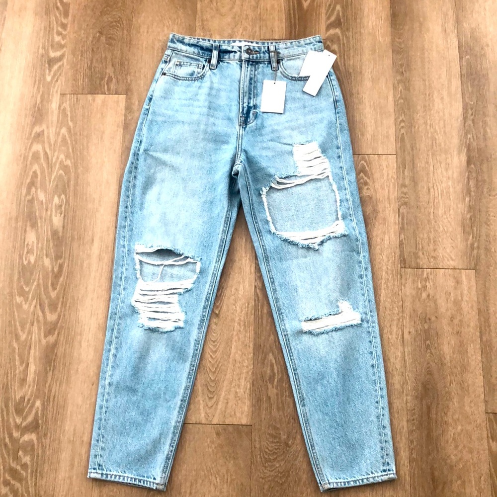 NWT Hidden Jeans High-Rise Med Heavy Distressed Tapered Mom Fit